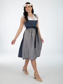 Dirndl In Dunkelblau